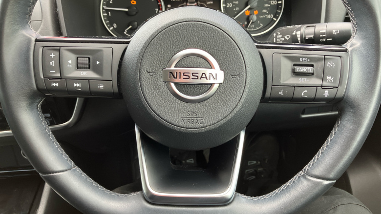 Nissan Qashqai 1.3 DiG-T MH Acenta Premium 5dr Petrol Hatchback